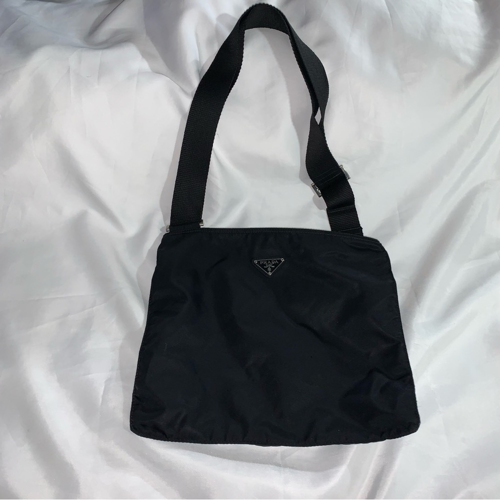 PRADA nero black TESSUTO nylon zip top CROSSBODY messenger BAG - Picture 2 of 14